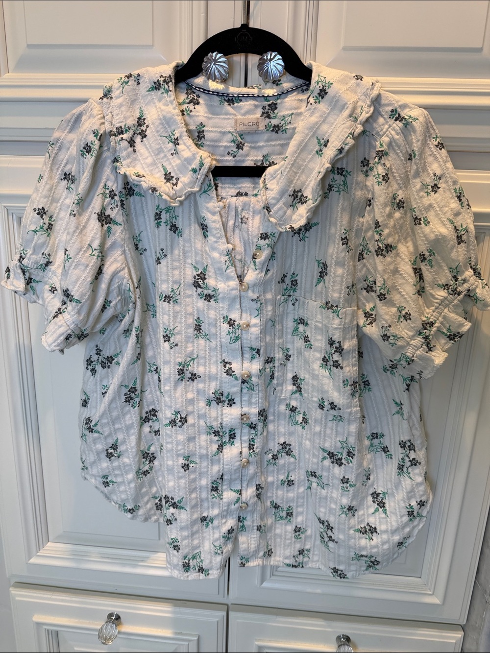 Anthropologie Pilcro White Floral Button-Front Ruffle Collar Blouse